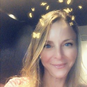 Meet your Posher, Cynthia